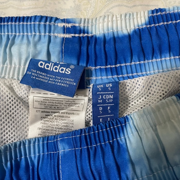 🤝 Adidas Sky Blue Swimming Trunks with Clouds 🤝 - Picture 4 of 4
